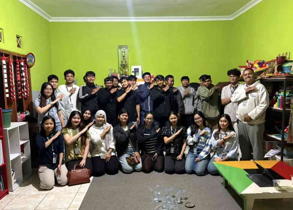 Dari Aplikasi Android hingga QRIS: Mahasiswa Menggerakkan Digitalisasi UMKM Lokal