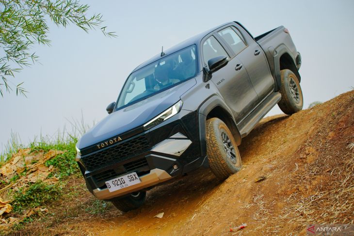 Toyota Hilux Generasi ke-9: Pilihan Cabin dan Mesin untuk Dunia Usaha