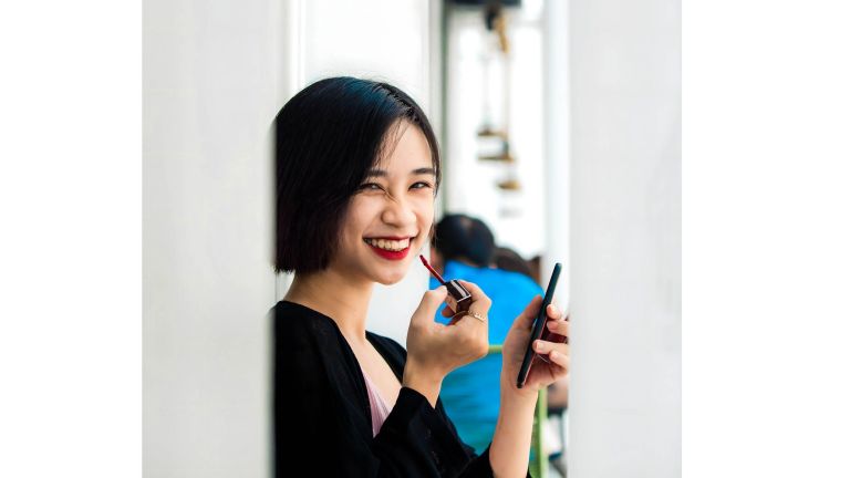 Membangun Skincare Routine Konsisten untuk Mencegah Penuaan Dini Sejak Usia 25