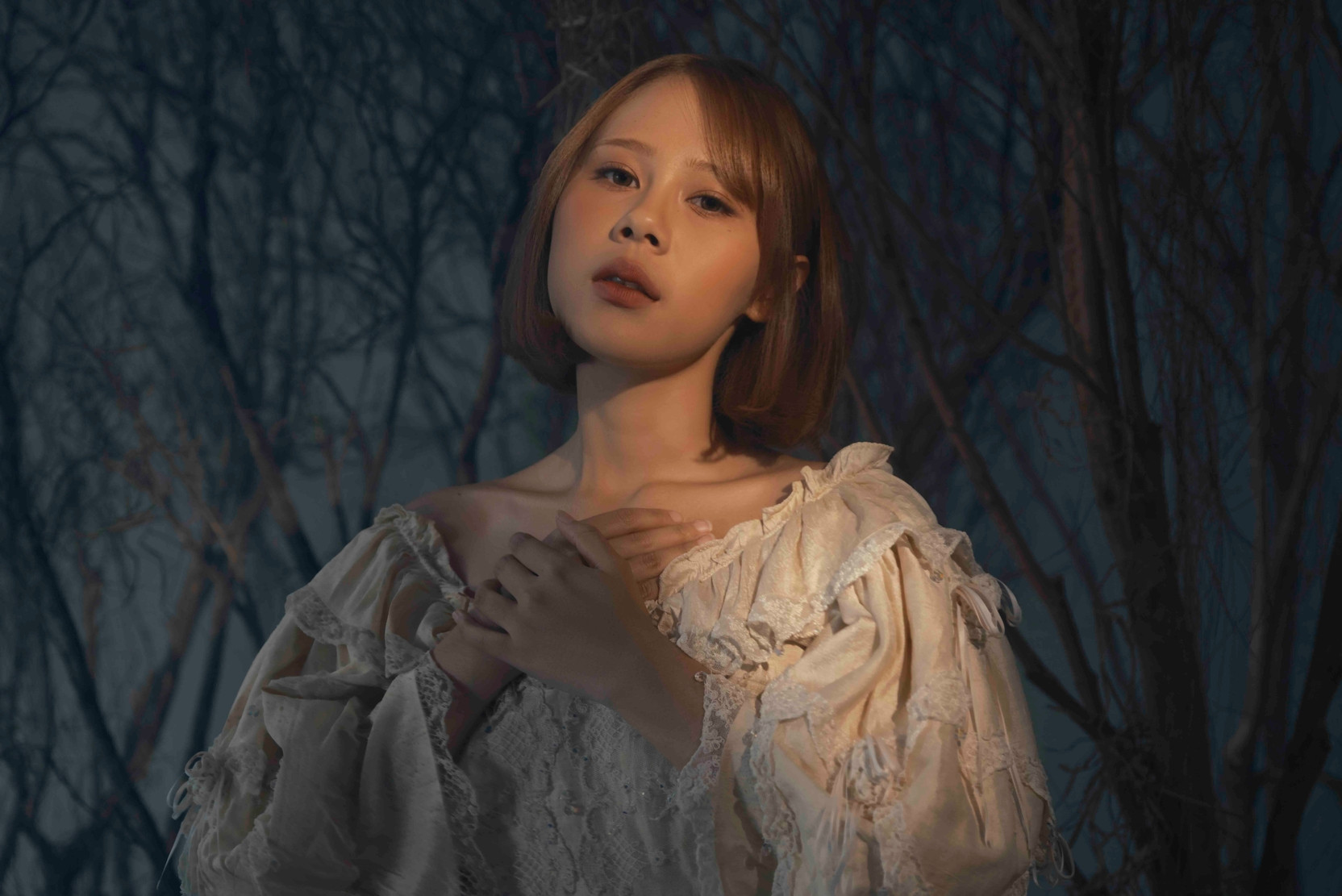 Moonlight dan Laika: Saat Nadin Amizah Menjadikan Nostalgia sebagai Galaksi Baru