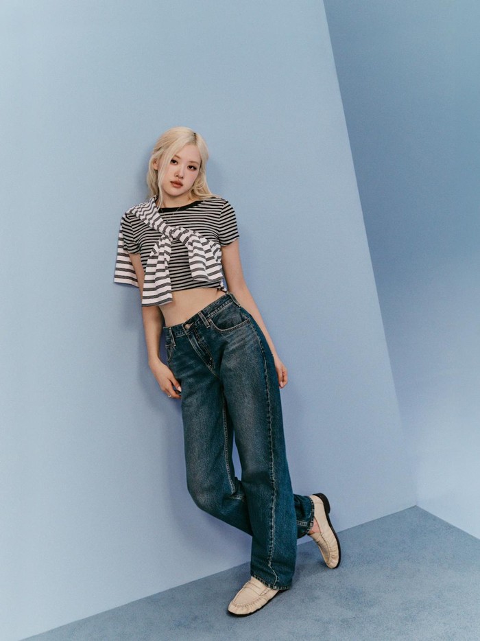 Preppy Loose: Cara Selebriti Mengubah Gaya Klasik Jadi Santai dan Wearable
