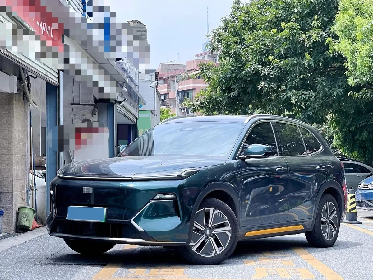 Geely Coolray Bensin vs Starray EM-i Hybrid: Mana Lebih Hemat?