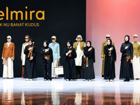 Siswa SMK Kudus Bawa Wastra Nias ke Panggung Fashion Week