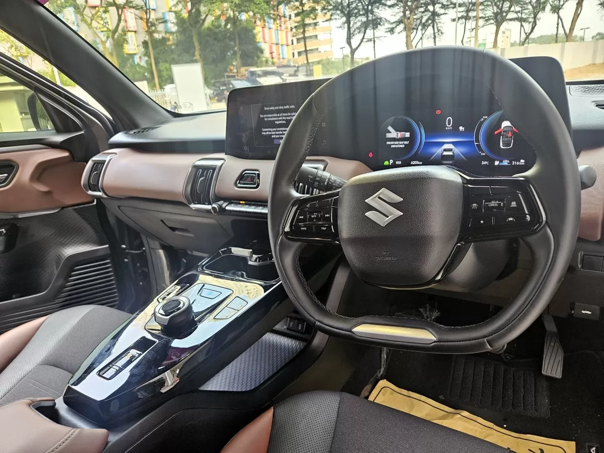 Suzuki e Vitara First Drive: SUV Listrik Mahal yang Serius