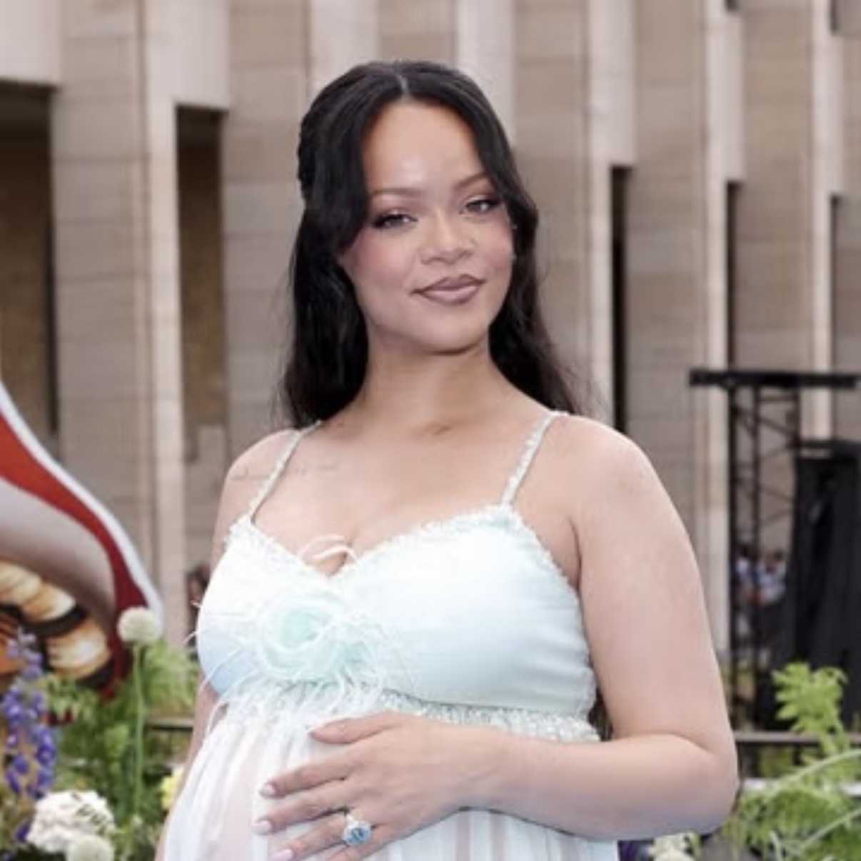 Rihanna Kembali ke Studio: Saat Pop Menunggu Sang Visioner