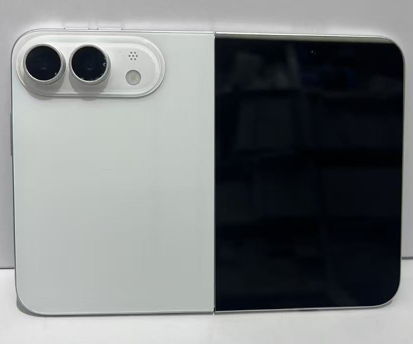 iPhone Ultra Akan Mengangkat Ponsel Lipat dan Menguntungkan Samsung