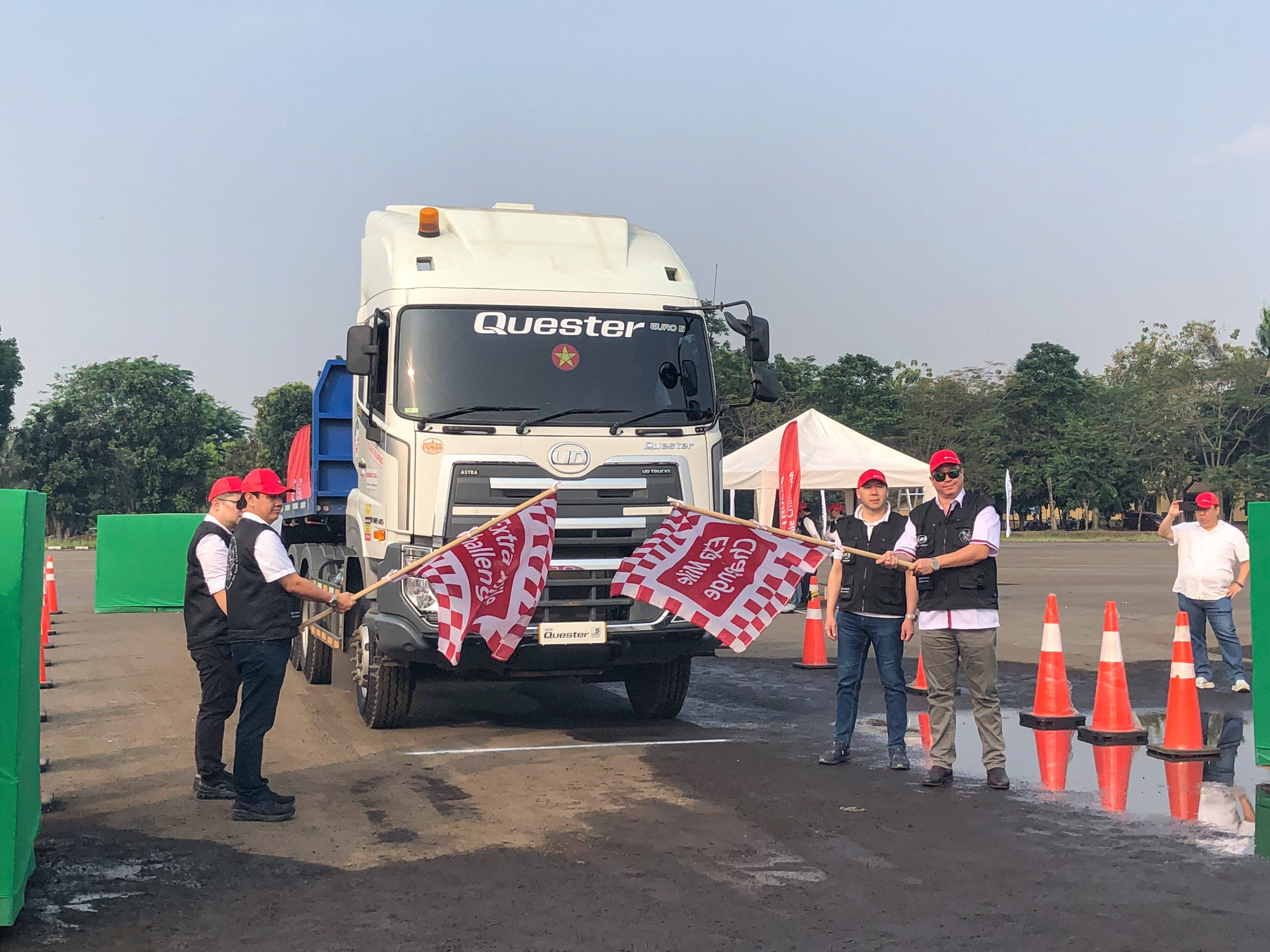 UD Trucks Perkuat Ekspor dengan Truk B50 dan Driver Profesional