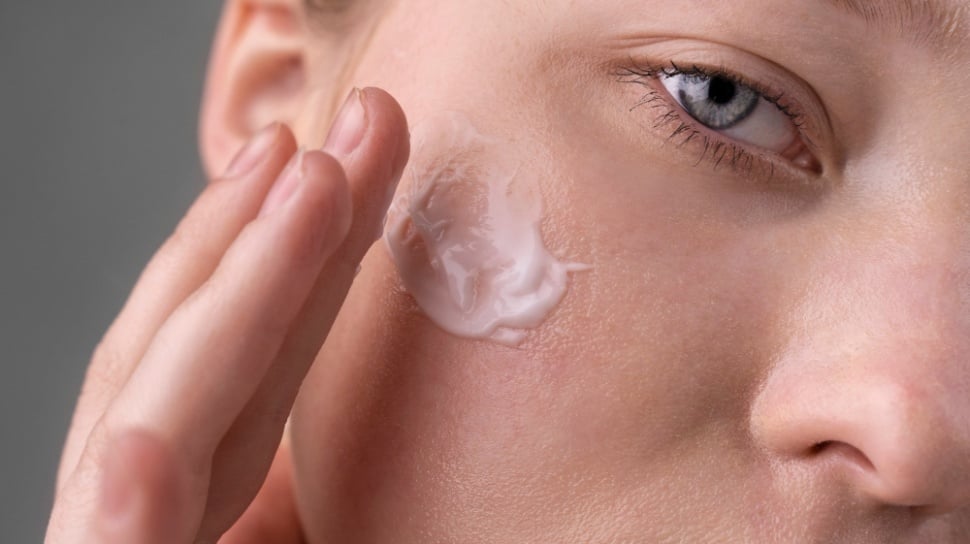 Sunscreen Ceramide Terjangkau dengan Niacinamide untuk Skin Barrier