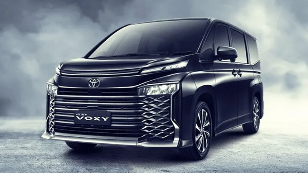 Harga Bekas Toyota Voxy vs Sienta: Pilih MPV Premium atau Terjangkau?