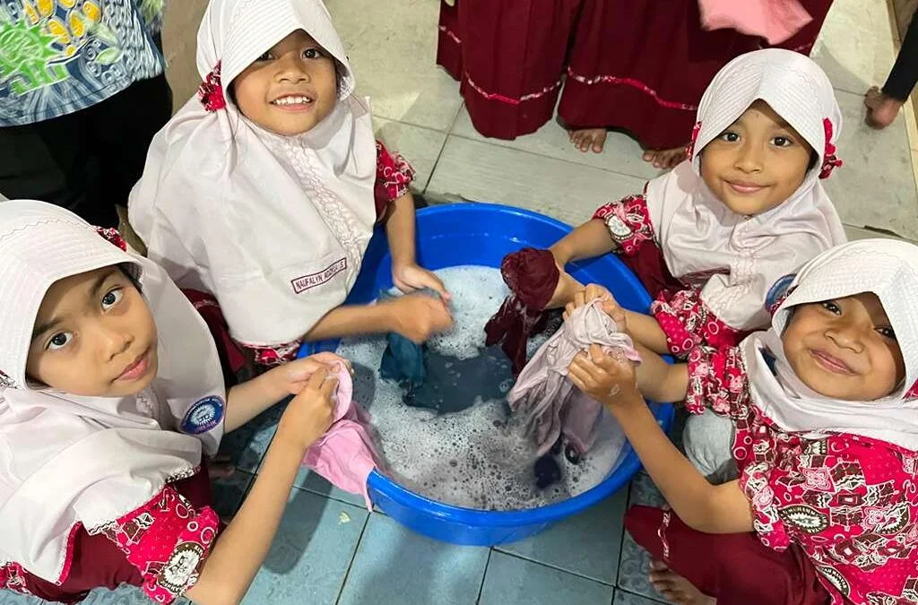 Mengajarkan Keterampilan Hidup Sejak Dini di Sekolah