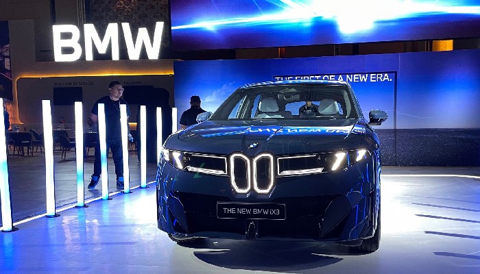 BMW iX3 dan Mobil Listrik Premium: Harga, Fitur, dan Strategi Pasar