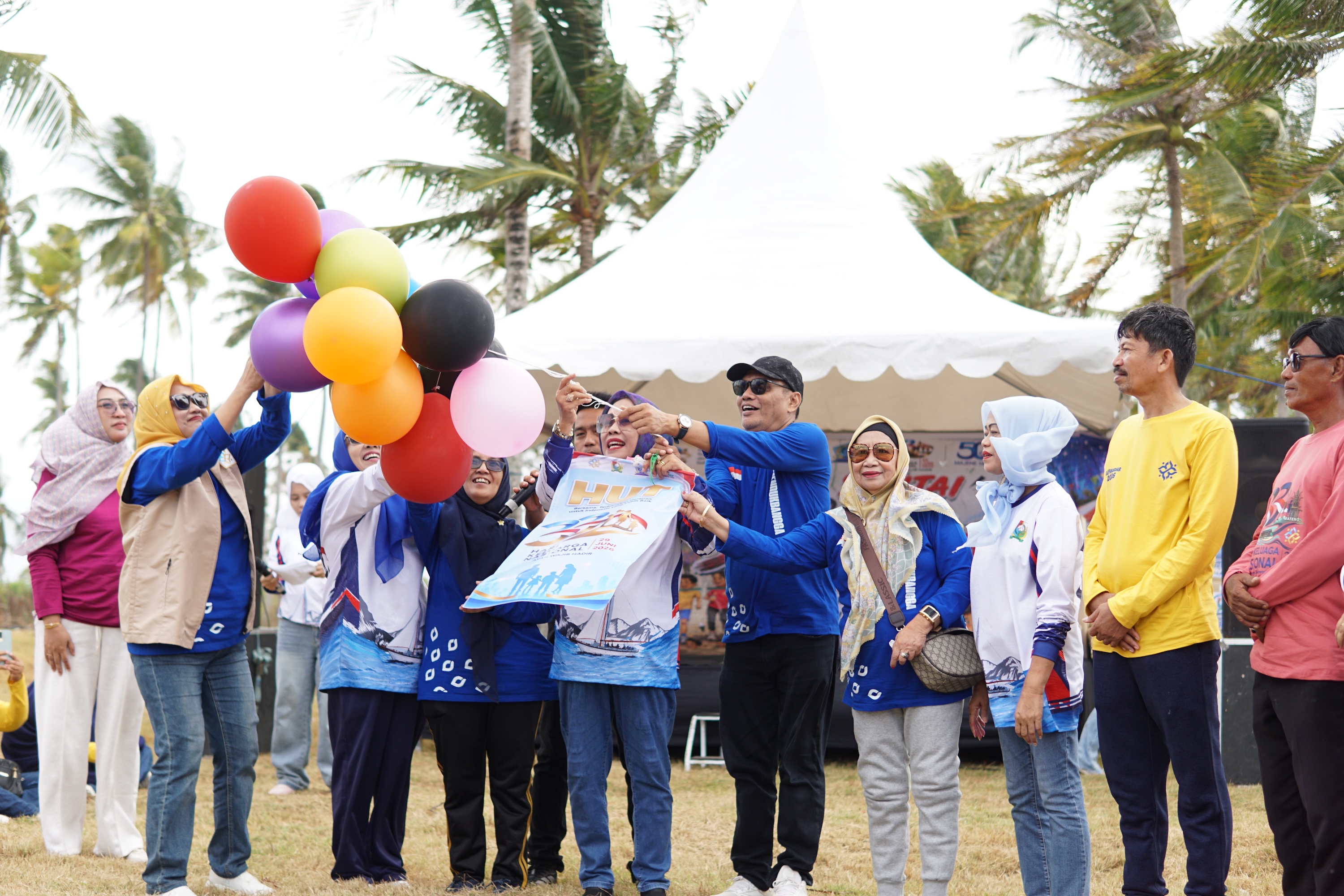 Jalan Sehat dan Senam Komunitas Menggerakkan Budaya Hidup Aktif