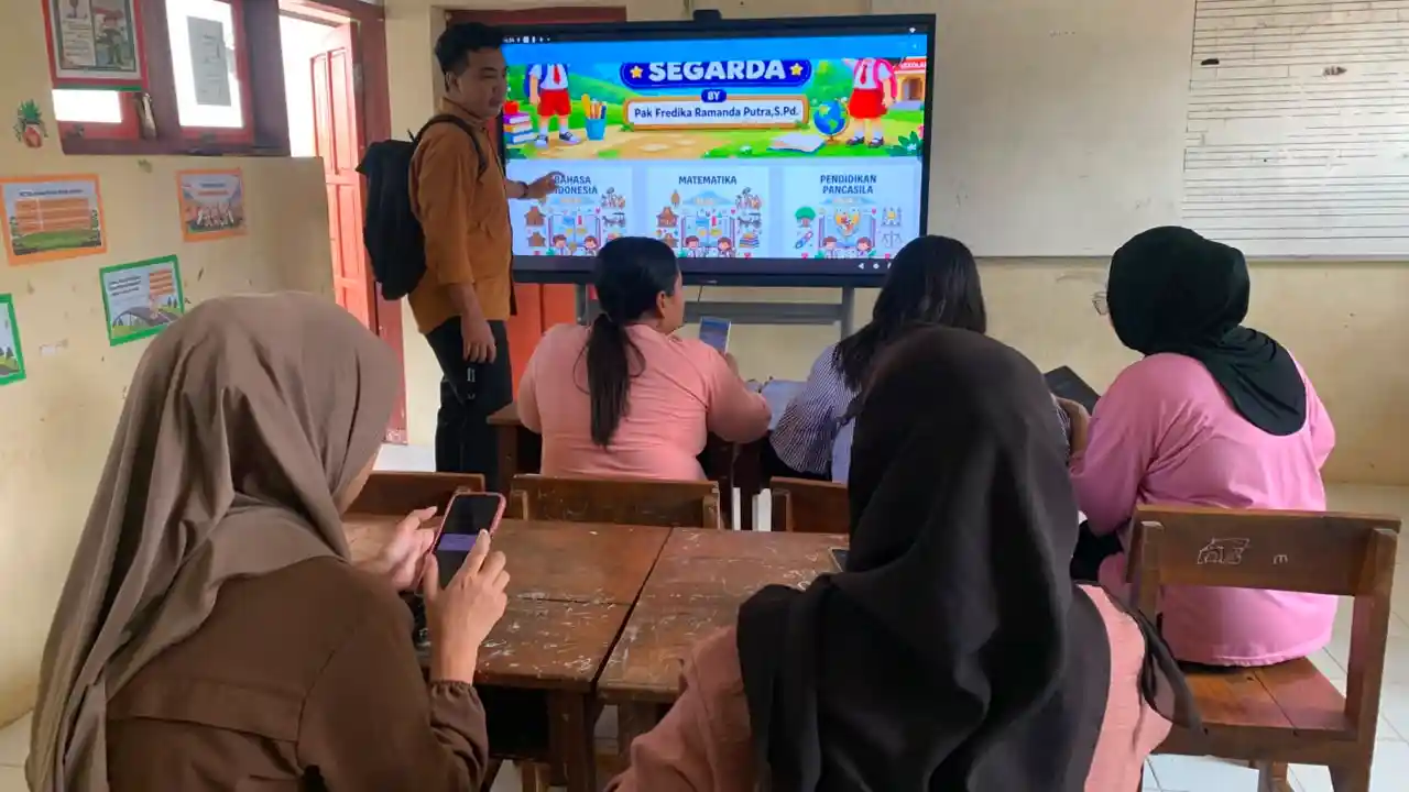 Dari Guru Relawan ke Pendidik MANTAP: Aplikasi Digital yang Mengubah Cara Siswa Belajar