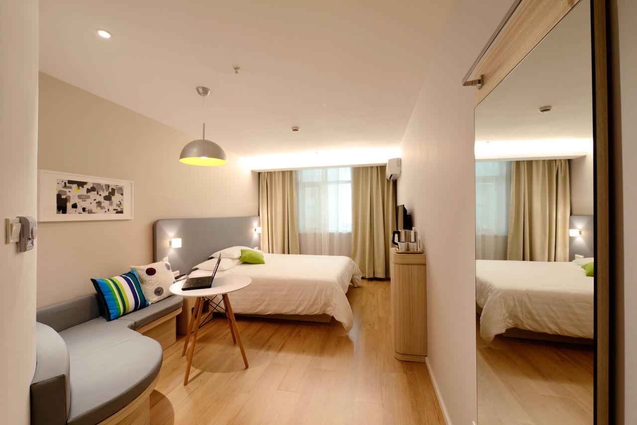 Hotel Bintang 4–5 Mulai Rp300.000: Panduan Staycation Mewah Hemat