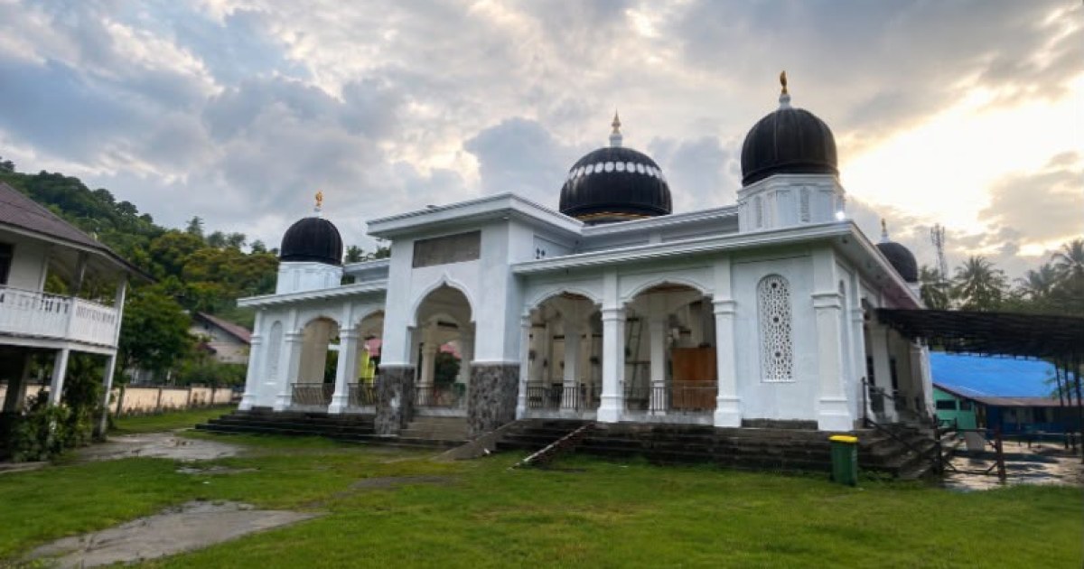 Doa Al-Qur'an dan Pengajian Fardhu Ain: Membangun Karakter Anak Beriman dari Rumah