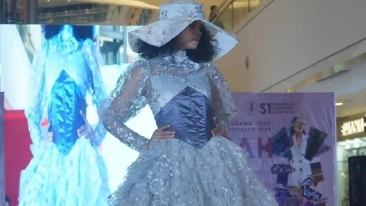 Generasi Vokasi Mengubah Panggung Lokal Jadi Runway Wastra
