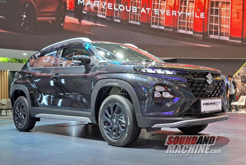 SUV Kompak Sporty: Suzuki Fronx Kuro vs Hybrid Pesaing