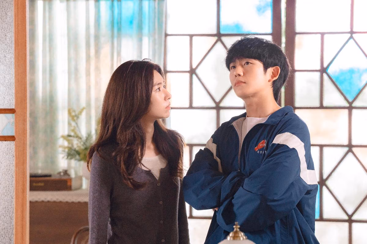 Our Sticky Love: Romcom Aksi dengan Misteri Amnesia yang Nagih