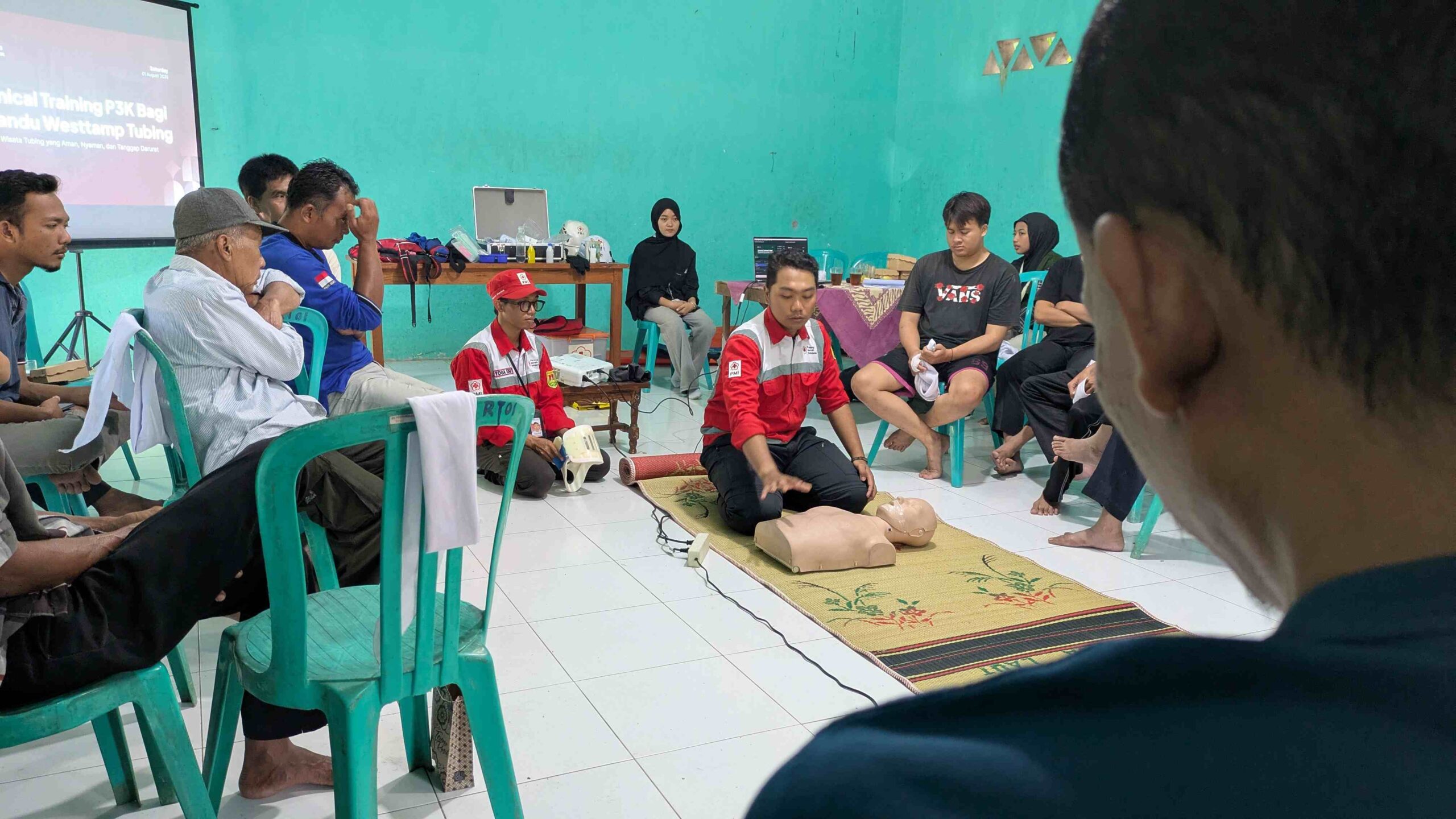 Pelatihan Keterampilan Pemandu Wisata: Dari P3K hingga Massage Therapy