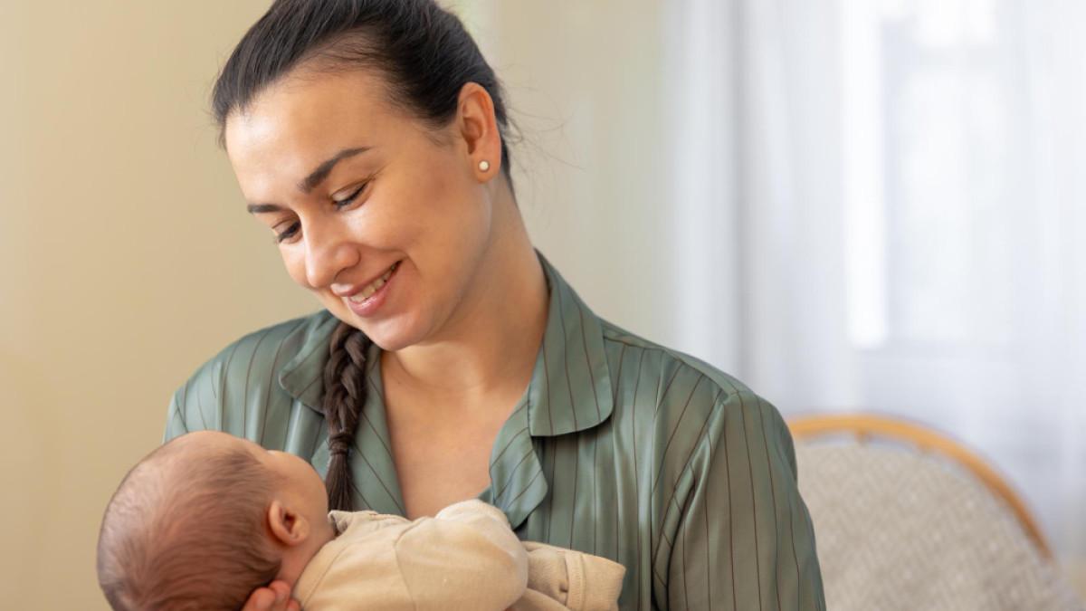 7 Nutrisi Esensial untuk Ibu Menyusui agar Anak Tidak Mudah Stunting