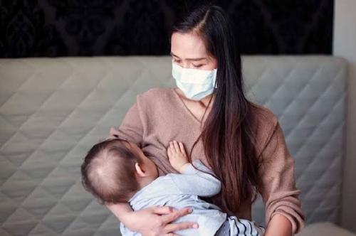 Kolostrum ASI Pertama: Emas Cair yang Jangan Pernah Dibuang