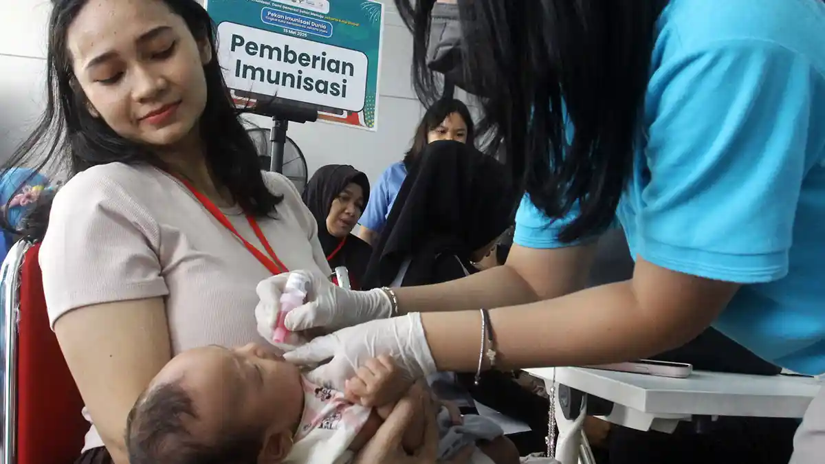Mitos Imunisasi Anak yang Masih Dipercaya Orang Tua: Apa Kata Dokter Spesialis