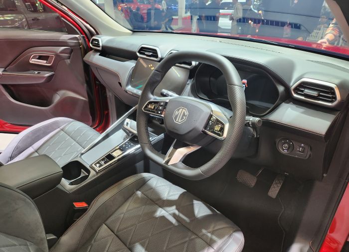MGS5 EV vs MG ZS Hybrid+: Mana SUV Elektrifikasi Tepat untuk Keluarga?