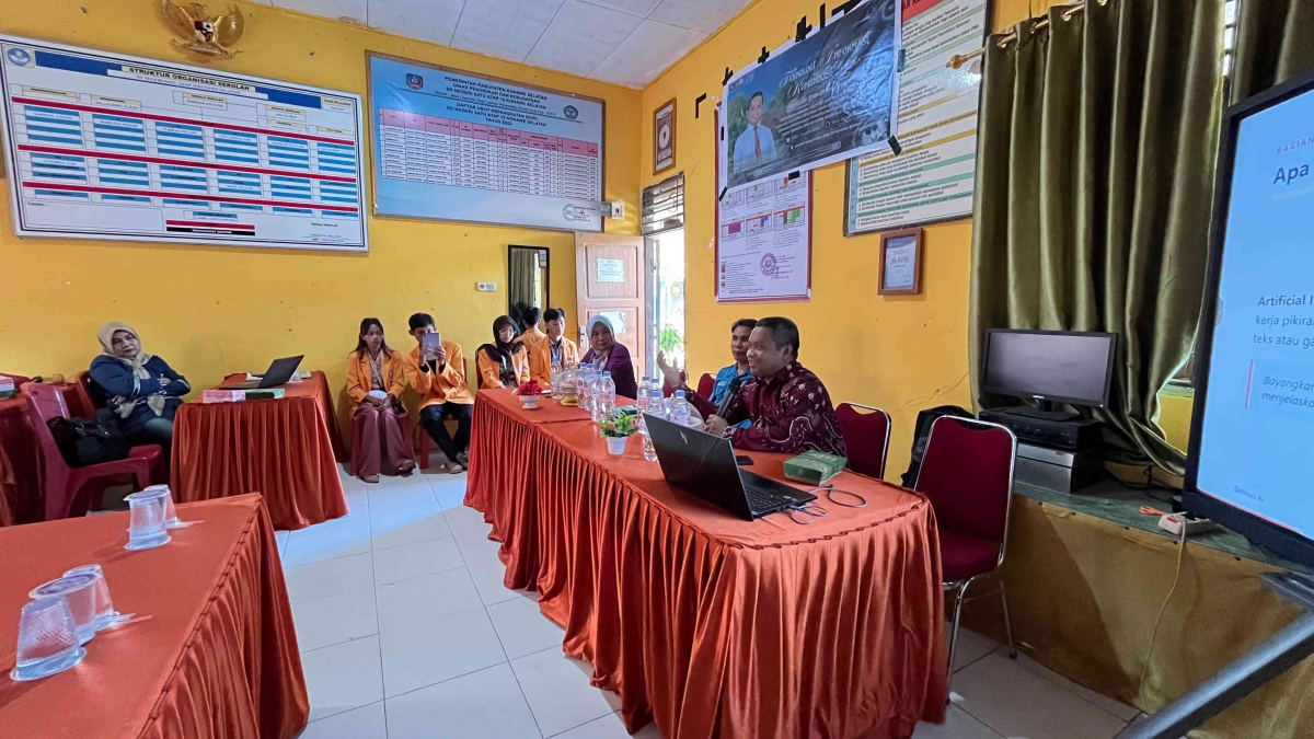 Dari Desa hingga UMKM: Literasi AI sebagai Gerakan Akar Rumput