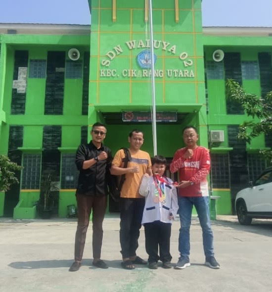 Dari Kelas 2 SD ke Podium Dunia: Emas Olimpiade Matematika