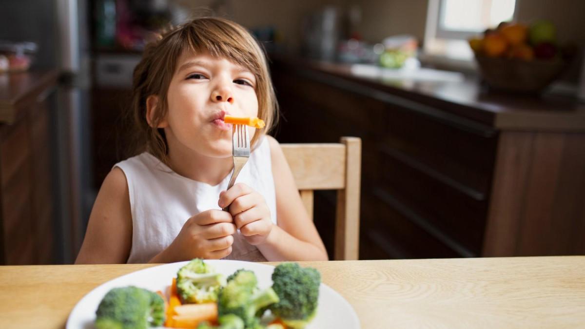 8 Nutrisi Esensial untuk Otak dan Daya Tahan Tubuh Anak