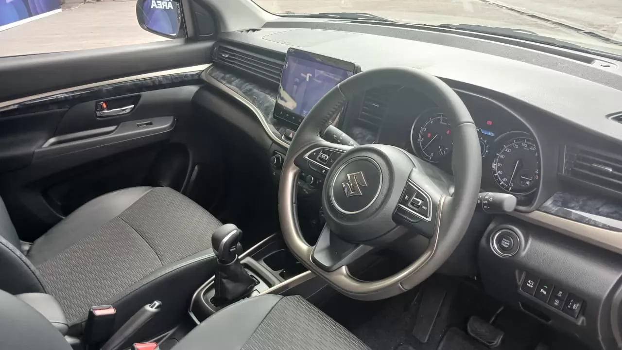 Suzuki XL7 New Alpha Hybrid: Efisiensi, Kenyamanan, dan Fitur Keselamatan