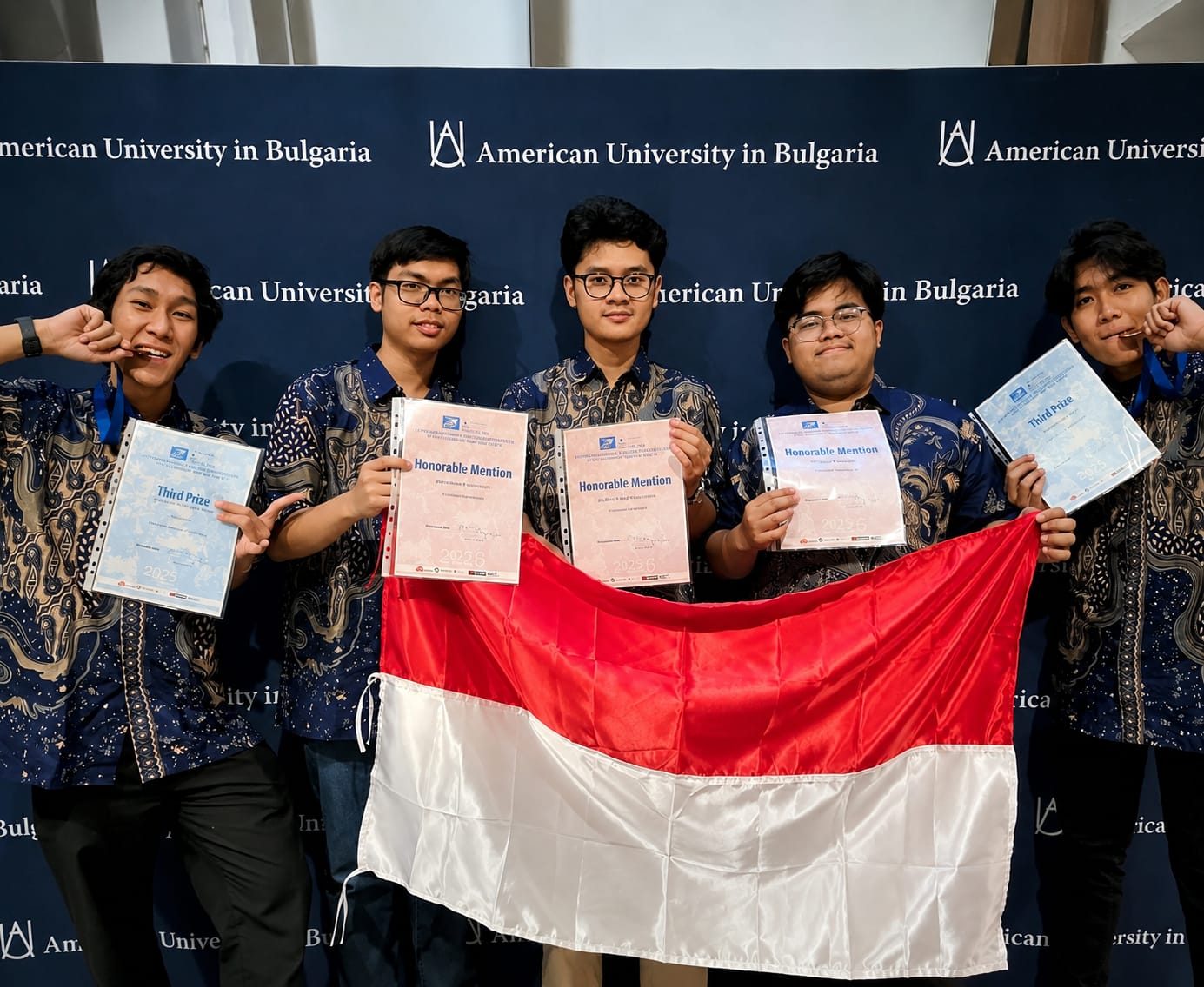 Dari Kelas 2 SD ke Podium Dunia: Emas Olimpiade Matematika