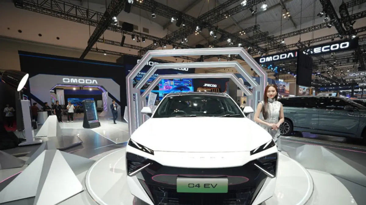 Omoda O4 EV: Cyber Mecha, Jangkauan 500 km, dan 18 Fitur ADAS