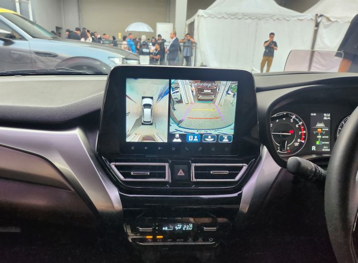 Suzuki Fronx SGX: Compact SUV Terjangkau dengan Fitur Serius