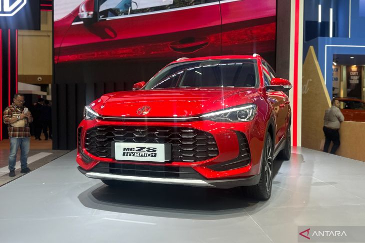 Daftar Lengkap Mobil Hybrid di GIIAS: Harga & Jarak Tempuh