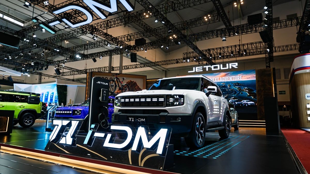 Intelligent Dual Mode JETOUR: Plug-in Hybrid dengan Jarak Tempuh 1.200 km