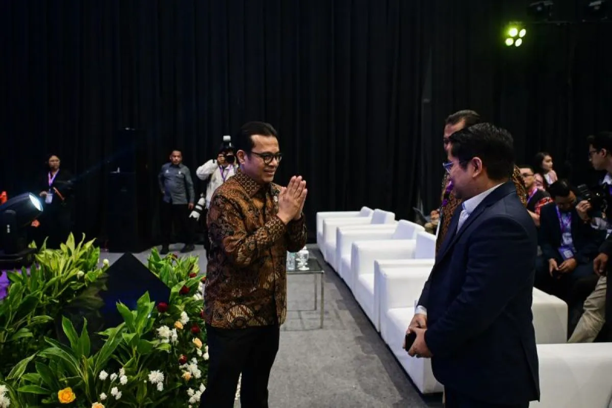 Dari Efisiensi ke Keputusan: Tantangan Tata Kelola AI di Perusahaan