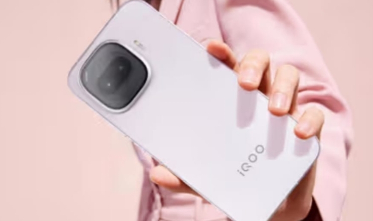 iQOO Neo 10 vs iQOO Z11: Pilih Mana untuk Genshin Impact dan MLBB?
