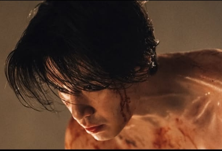 Dedikasi Penuh Lee Dong Wook di Balik Syuting Aksi ‘A Shop for Killers’