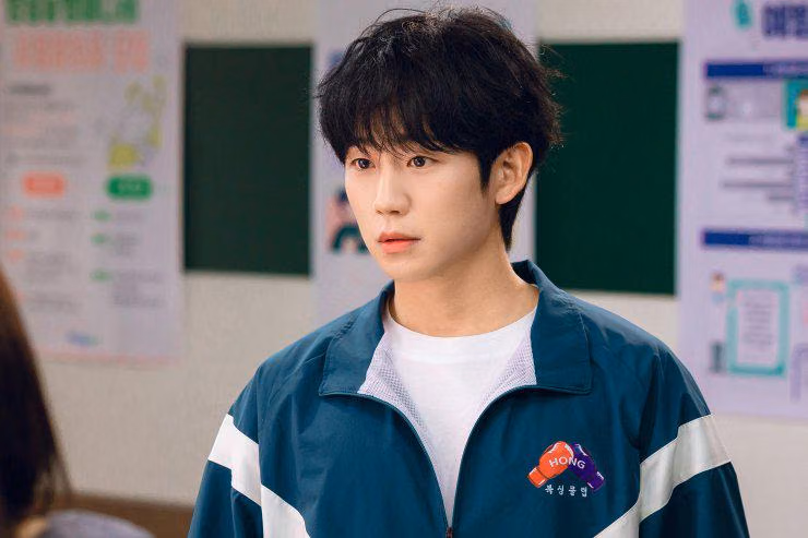 Jung Hae In Jadi Mantan Gangster Pacar Bohongan di Our Sticky Love