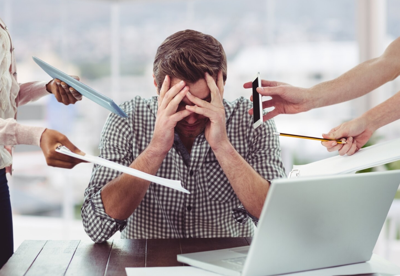 Burnout Menggerus Empati Tenaga Kesehatan, Bukan Menghapus Etika
