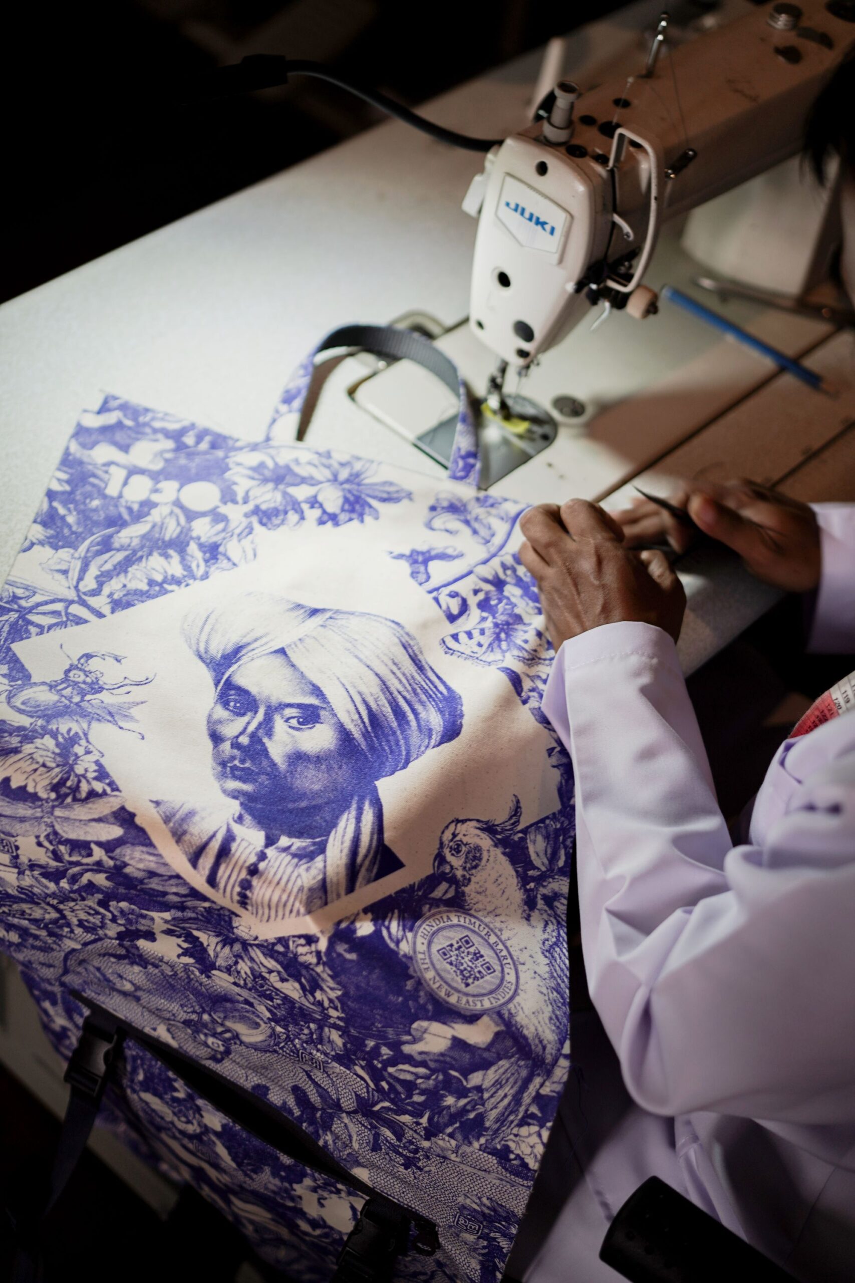 Dari Perang Jawa ke Batik Modern: Pakaian sebagai Pengingat Warisan