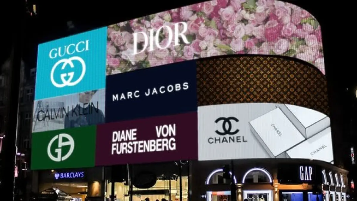 Mengapa Anak Muda Rela Antre untuk Brand: Identitas dan FOMO