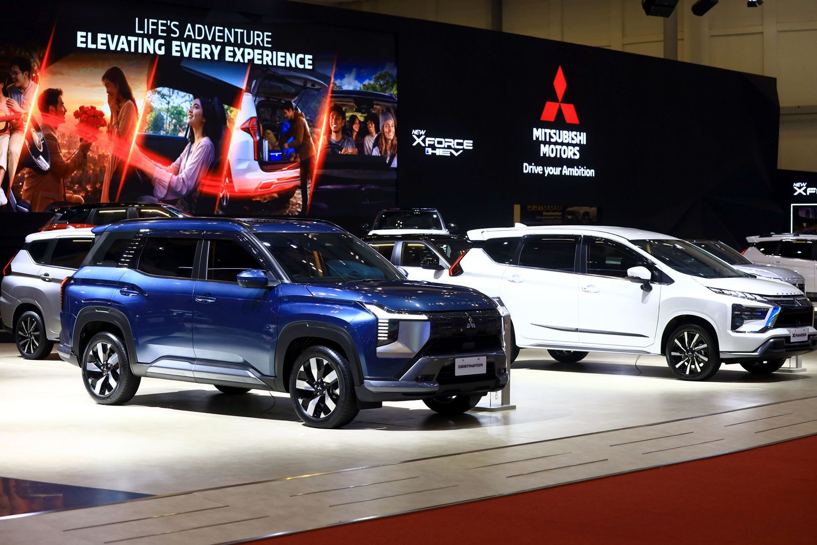 Mitsubishi XForce Hybrid: Irit 25 km/L dan Harga Bensin Turun