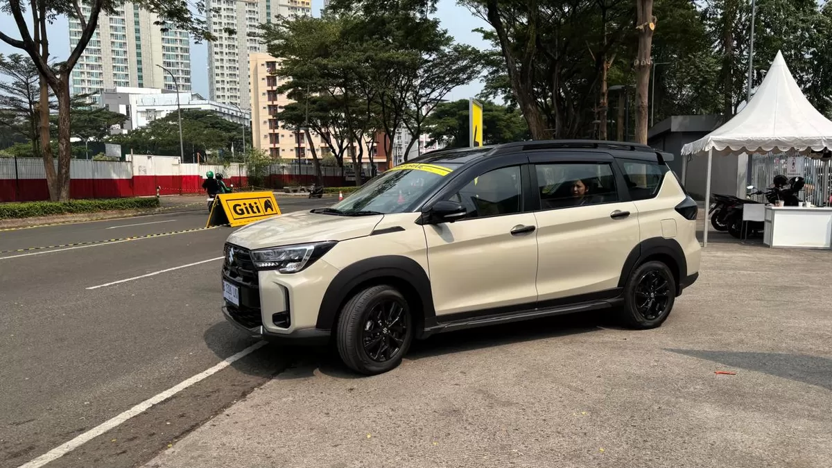 Suzuki XL7 New Alpha Hybrid: SUV Keluarga Aman dengan Kamera 360