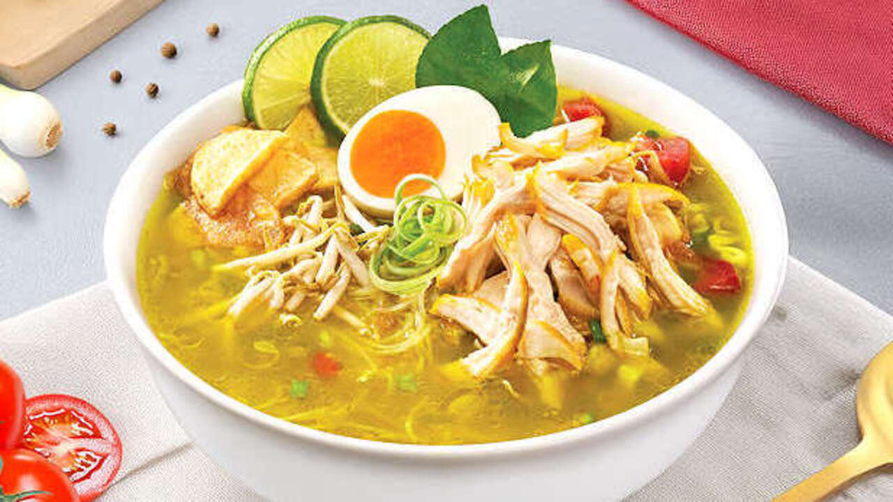 Soto Ayam hingga Soto Banjar: Petualangan Rasa di Meja Makan Nusantara
