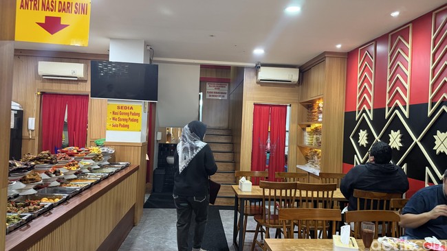 Laksa Pak Inin & RM Padang Benhil: Warung Ikonik yang Tak Lekang Waktu