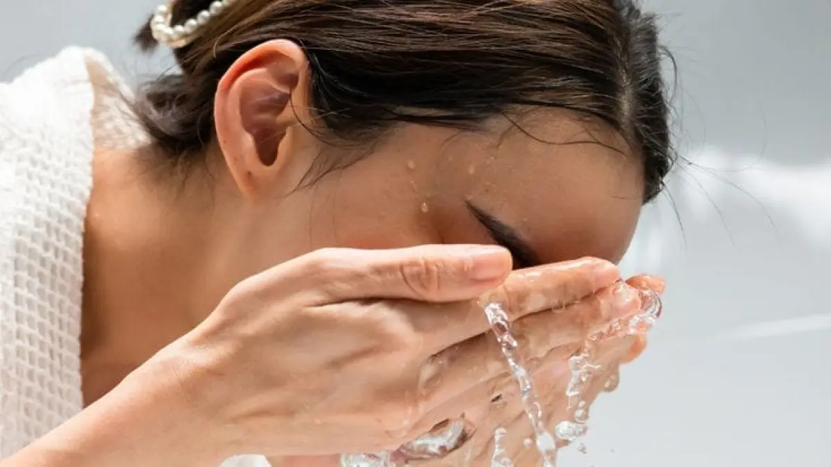 5 Kesalahan Skincare Pagi yang Bikin Jerawat dan Minyak Makin Parah