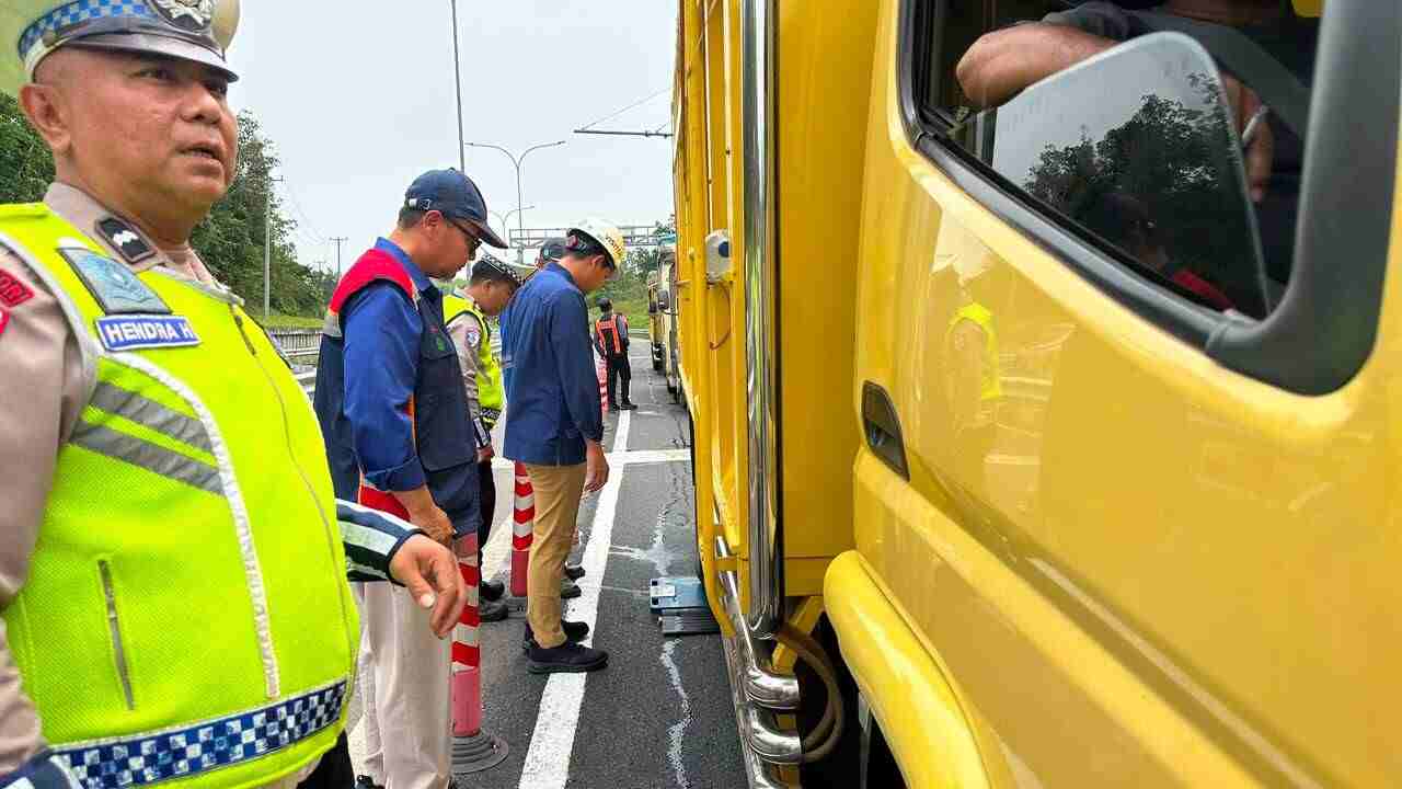 Sistem Pengawasan Kendaraan Berlebih Beban Makin Ketat dengan ETLE Hub dan Denda Rp500 Ribu