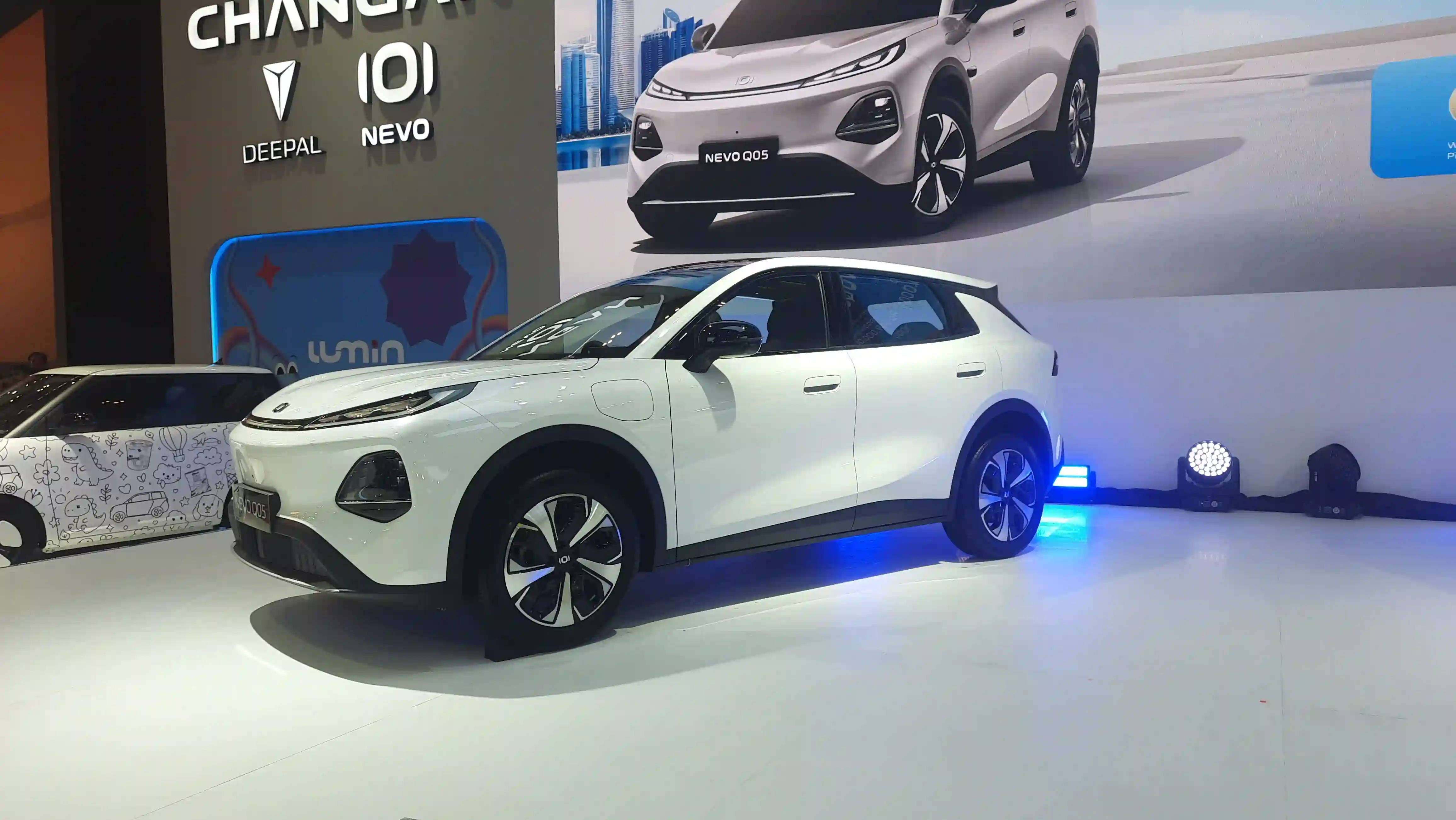 Changan Nevo Q05 vs Jaecoo J5 EV: Duel SUV Listrik Rp300 Jutaan